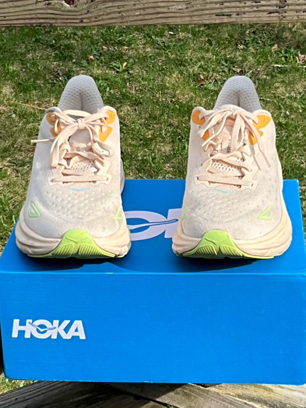 Hoka Clifton 9 Women’s Sneakers - Picture 3 of 9
